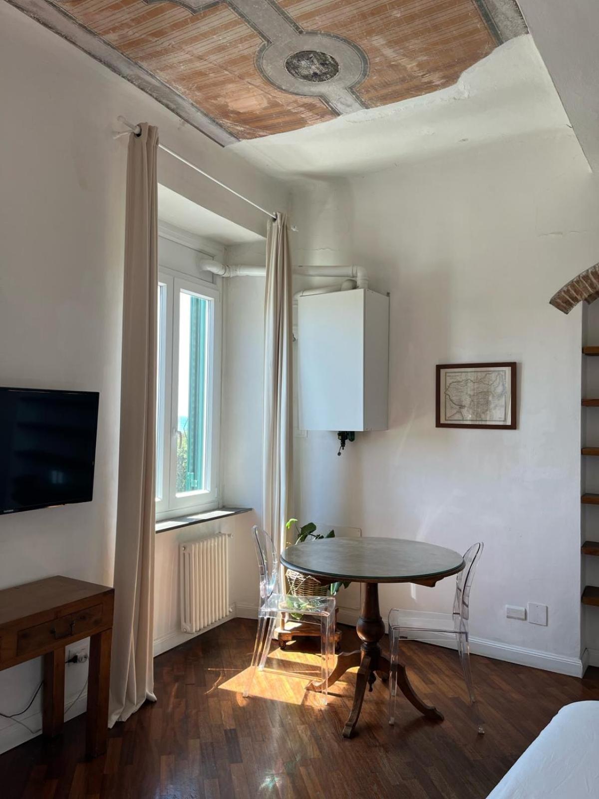 The Sunshine Loft Apartment Livorno Room photo