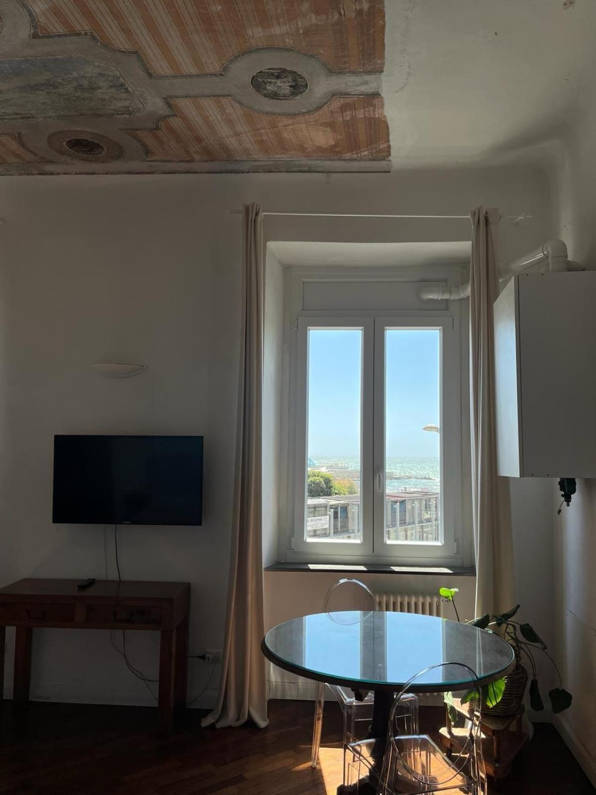 The Sunshine Loft Apartment Livorno Room photo